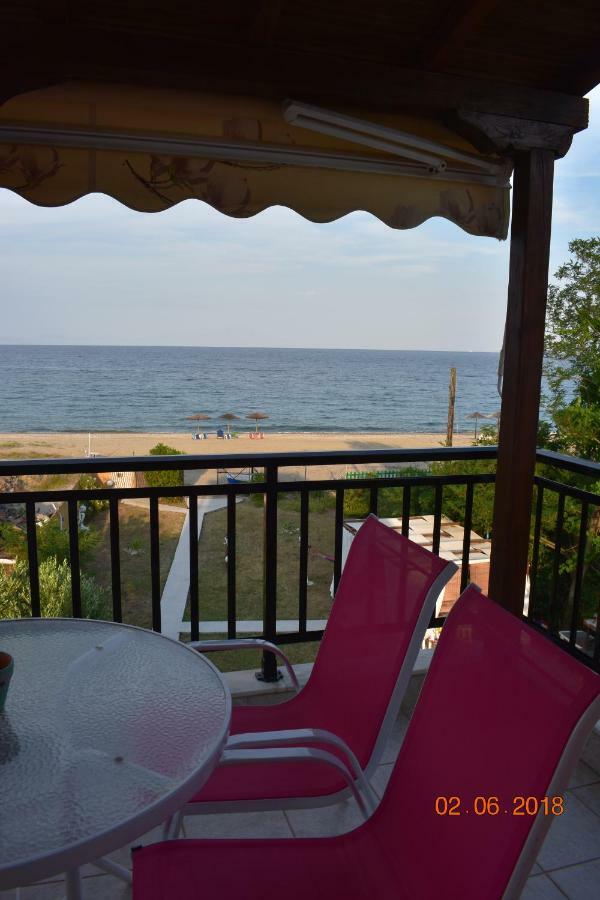 Lia'S Beach House Agios Nikolaos  Exterior photo