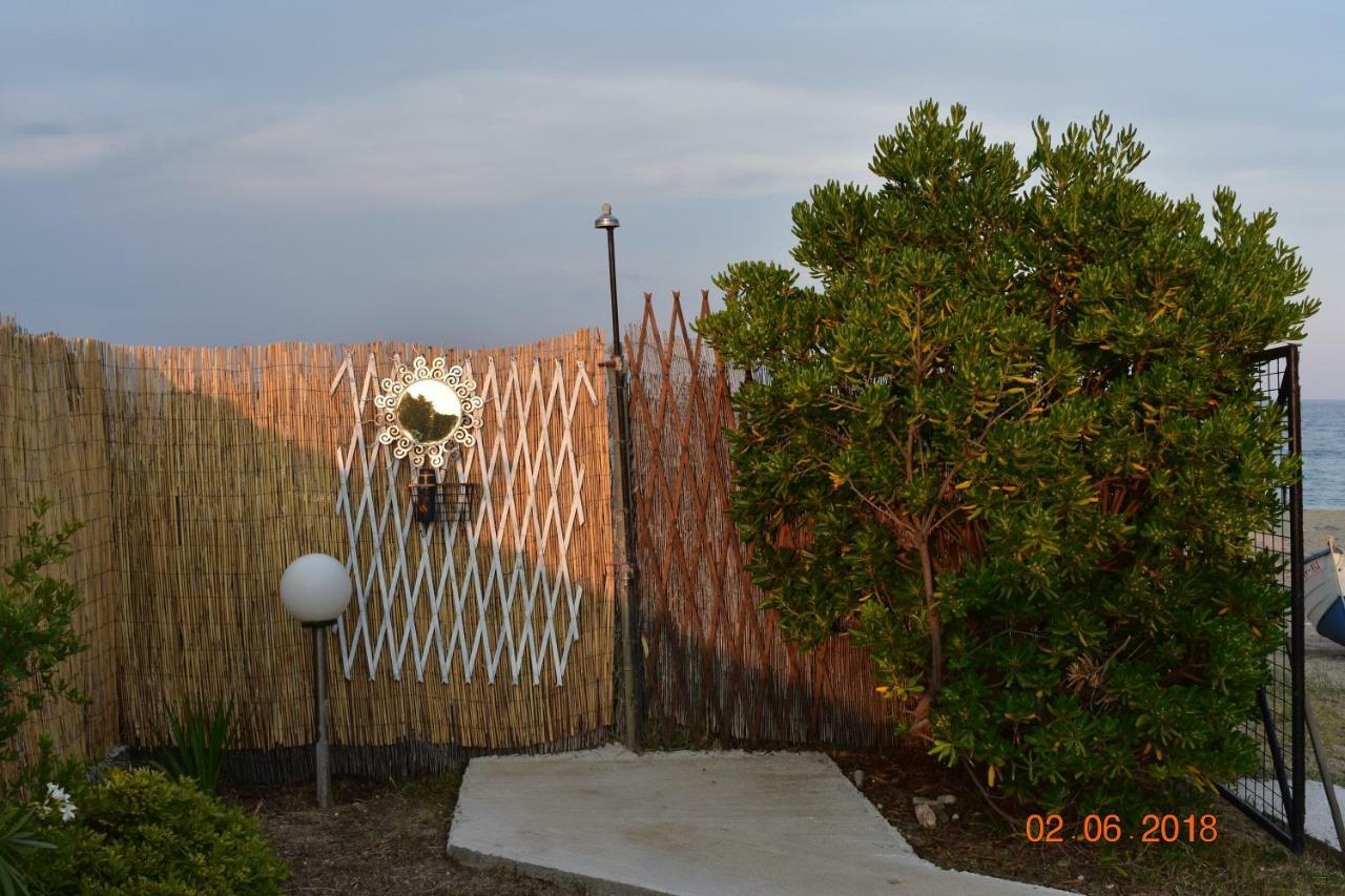 Lia'S Beach House Agios Nikolaos  Exterior photo